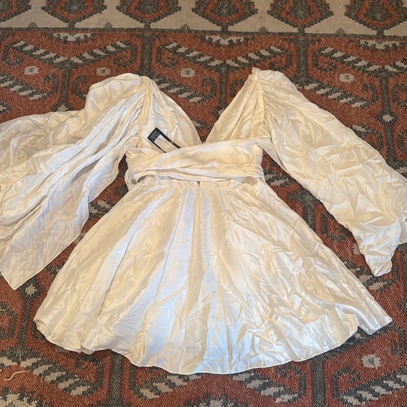 NWT Azeeza Catriona Dress in White size small - Picture 5 of 9